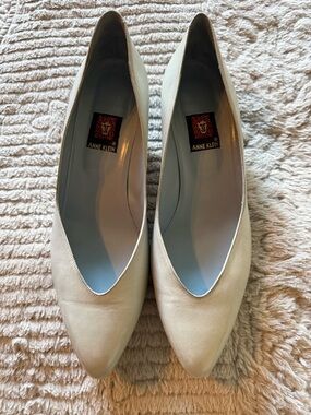 Anne Klein Off-White Pointed-Toe Women's Flats